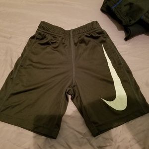 Boys shorts  size 5t